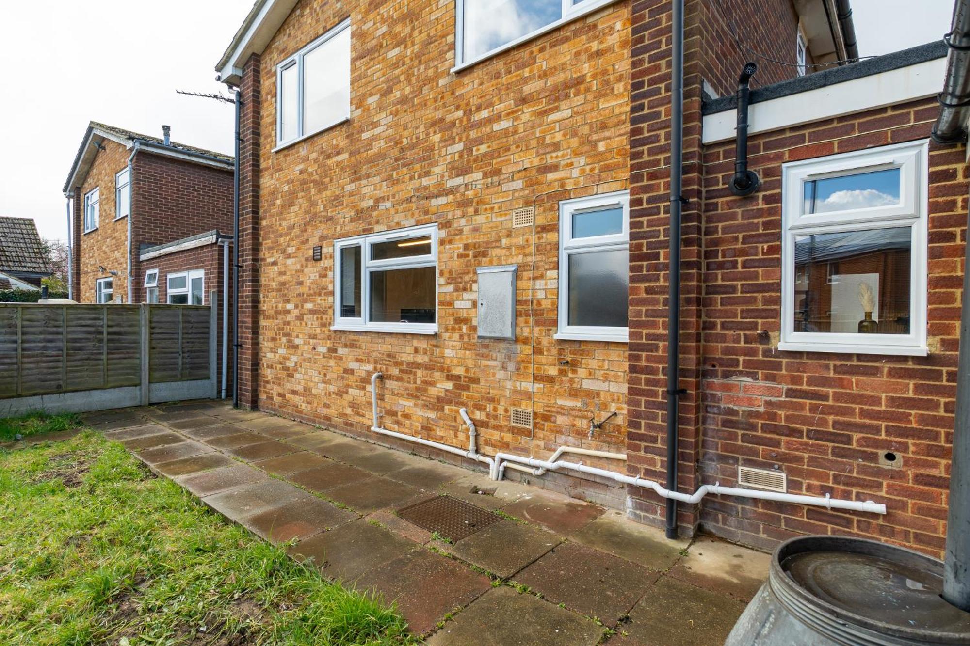Stylish 4 Bedroom Spacious Retreat With Parking - Sleeps 10 - Families & Contractors Canterbury Exterior photo
